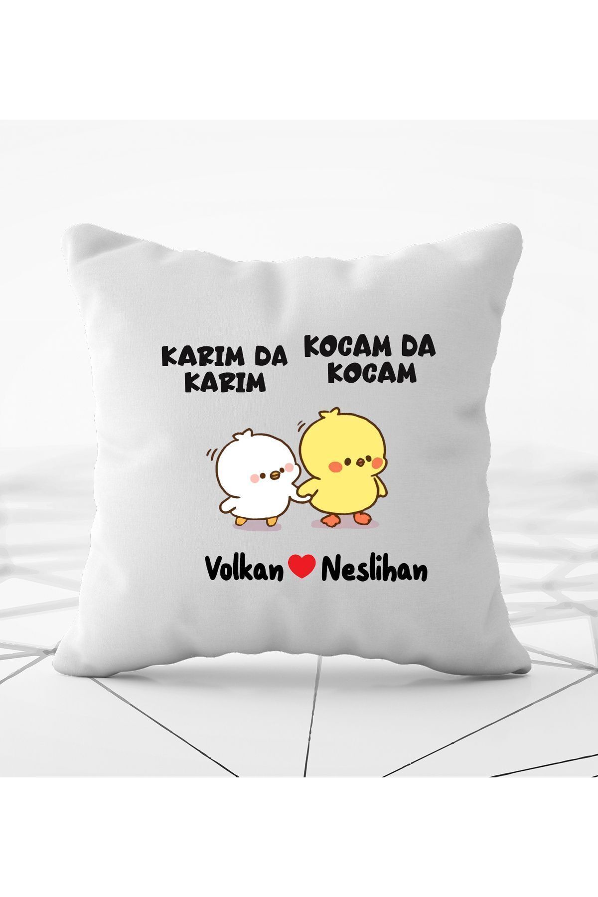 kişiye özel isim baskılı yastık